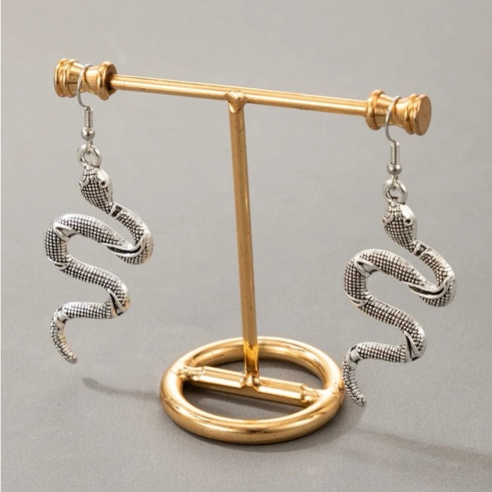 🆕 Silver Snake Earrings !!!  Brand New!!!